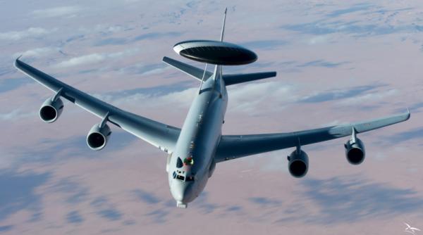 Ochii din cer de deasupra Mării Negre a unui avion E-3F AWACS. Franța a dus greul unei misiuni complexe în regiune