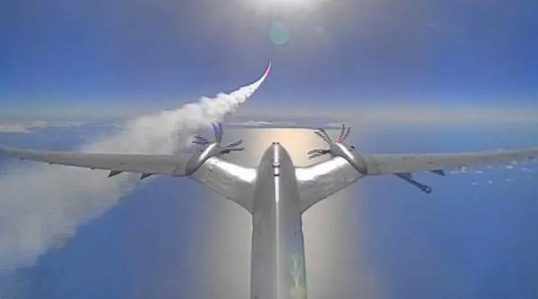 Performanță majoră a Turciei: O dronă Akinci a lansată o rachetă balistică supersonică UAV-300 (Video). Și drona și racheta, produse autohton