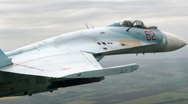 Un avion de vânătoare rusesc de tip Su-27 a interceptat trei aeronave militare britanice deasupra Mării Negre