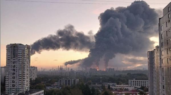 Cel mai mare atac cu drone din istorie asupra capitalei Rusiei (FOTO/VIDEO): Cum au reușit ucrainenii să distrugă rafinăria care asigură 40% din carburantul Moscovei