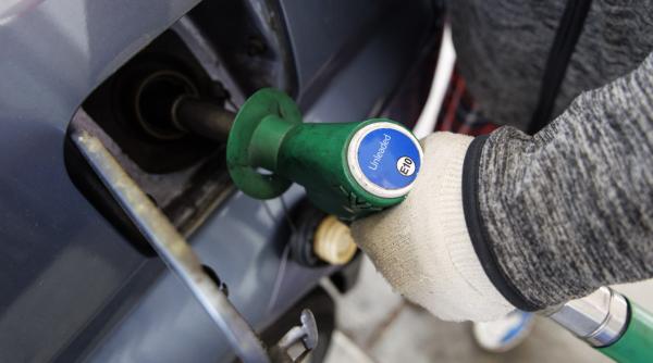 SUA amenință Europa cu restricții la exportul de motorină dacă nu își eliberează rezervele strategice. Franța propune un compromis, Germania rezistă