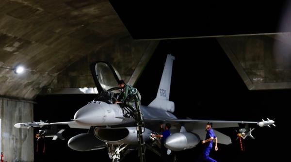 Primele două F-16 Block 70 Viper destinate special contracarării J-20 și a aviației militare chineze au aterizat după luni de întârzieri tehnice în Taiwan