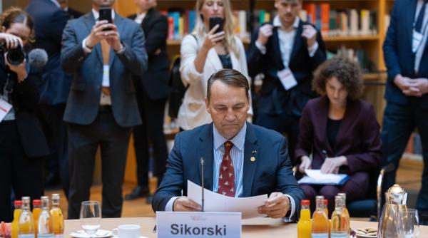 Sikorski: Când vom decide că Rusia a mers prea departe? Dacă vor muri oameni în statele aliate vom fi obligați să purtăm o discuție foarte serioasă în interiorul NATO