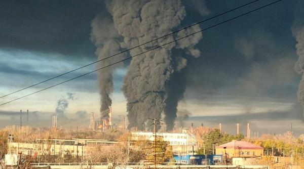 Combustibilul armatei ruse, lovit la sursă (FOTO/VIDEO): Cum au oprit ucrainenii o rafinărie de 8,8 milioane de tone din regiunea Samara