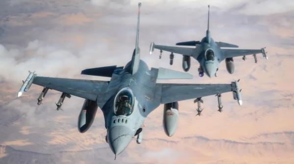 F-16 refuză pensionarea: Cum transformă Forțele Aeriene ale SUA clasicul avion într-un lansator de rachete hipersonice
